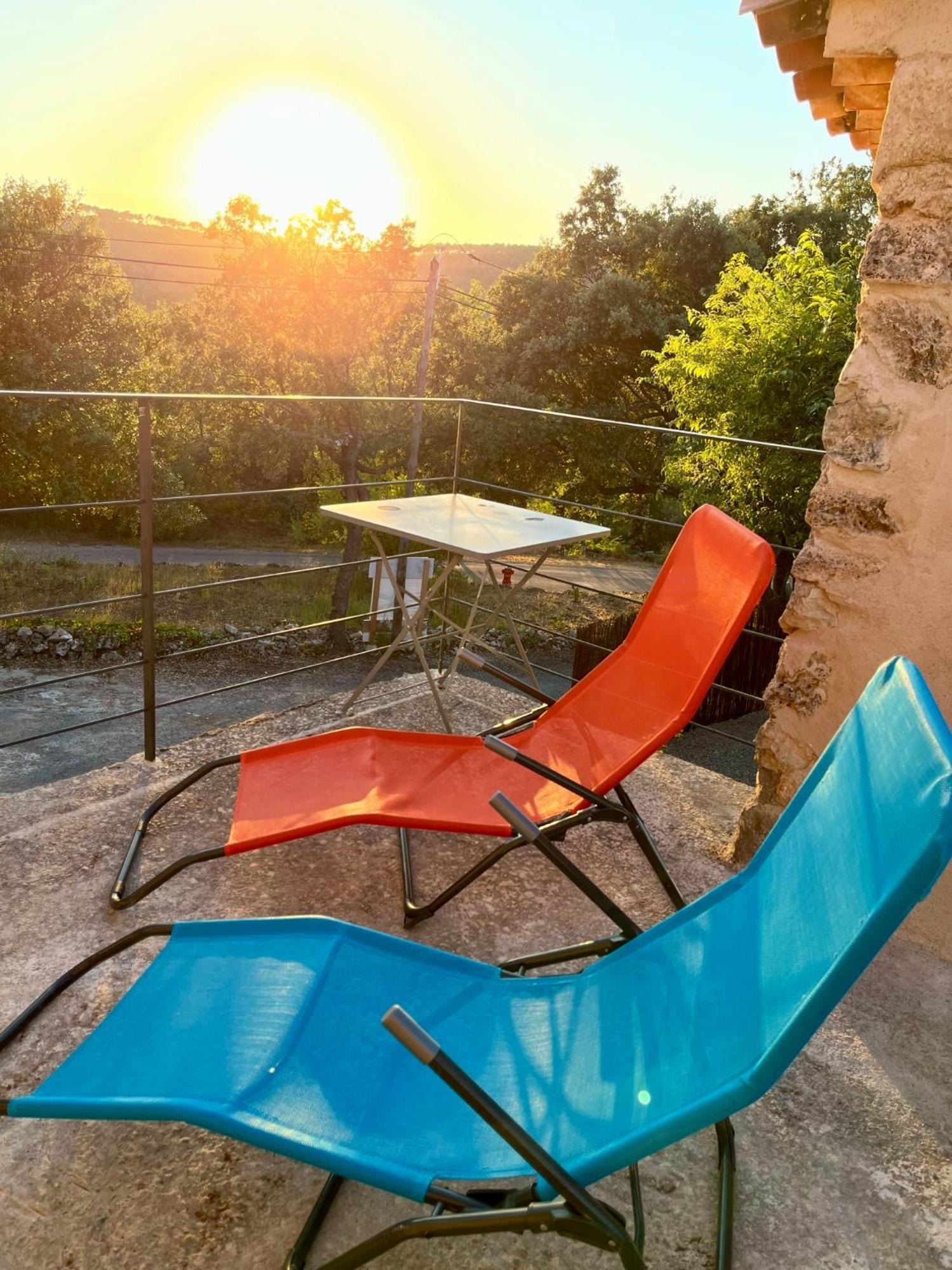 La Parenthese Du Var - Gite Avec Grande Terrasse Vue Sur Piscine Saint-Antonin-du-Var Εξωτερικό φωτογραφία